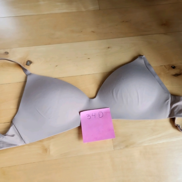 Victoria's Secret Bra Collection - Black, White, Tan, Brown - Picture 6 of 6